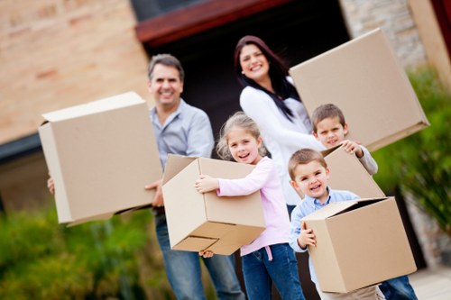 Arranging efficient flat removals in Stepney for a new apartment